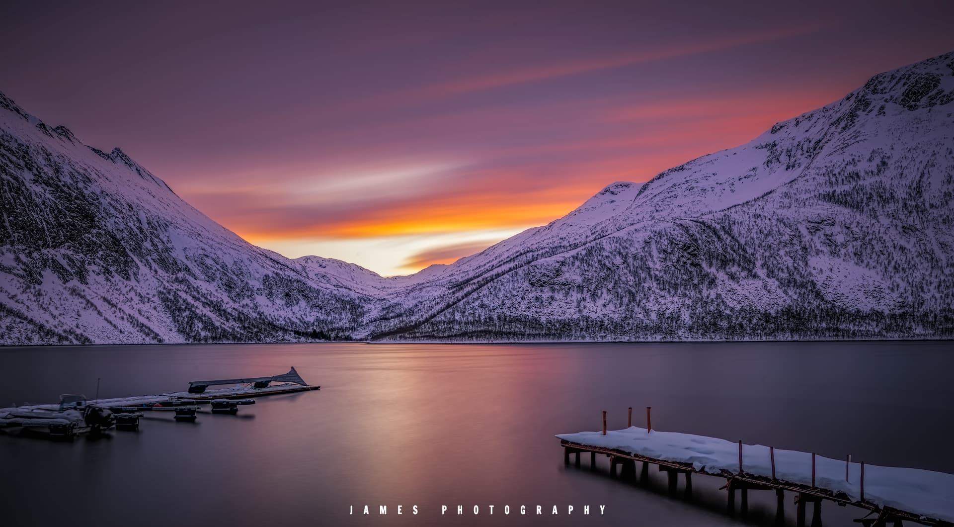 苍茫峡湾的一抹阳光