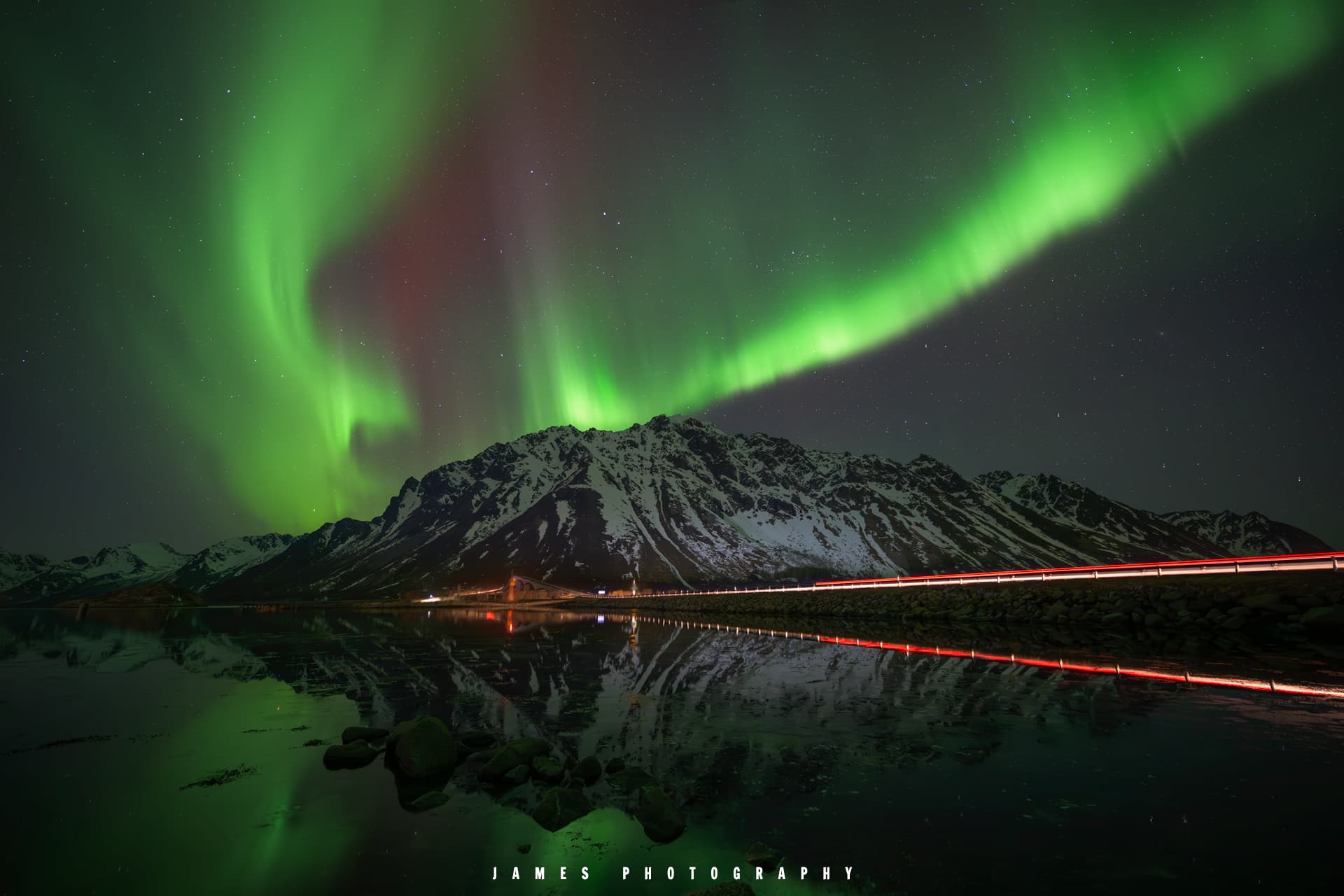 极光之夜与山川的低语